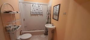 Paradise suite in Old Harbour