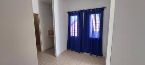 CASA CON PILETA Y COCHERa