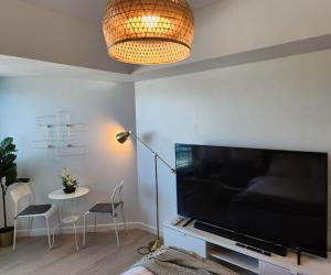 Cozy Condo with City View