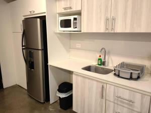 906A URBN Barrio Escalante Estudio con AC y Parqueo