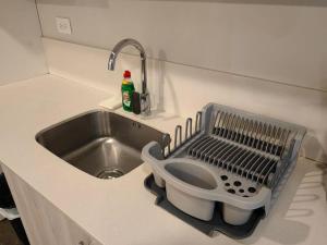 906A URBN Barrio Escalante Estudio con AC y Parqueo