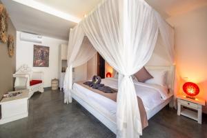 Villa Bewa by Villa Finder