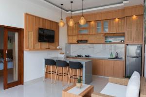 Biệt Thự Có Hồ Bơi Riêng (Villa with Private Pool)