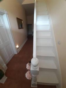 Queens Chamber w King Heavenly Bed at Nottingham Place in Wise