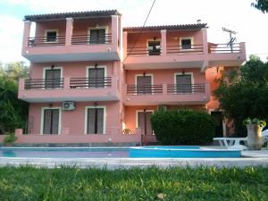 Stathis Apartments