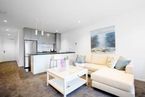 South bank 2 bedroom apartment With 1 Parking