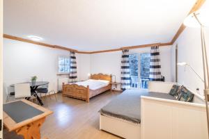 2203 Modernes Studio mit Balkon