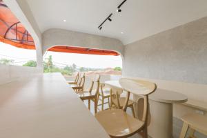 RedDoorz Plus Syariah near Mall Boemi Kedaton Lampung
