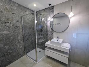 LE CEMAROSE Cottage & Spa Terrace Garden & lovely View