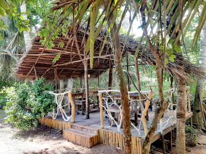 Seasons Four Jungle Treehouse