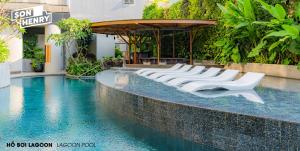 Son&Henry Zenity District 1