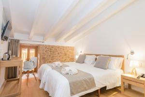 Superior Double Room - Quinze room in Hotel Can Mostatxins