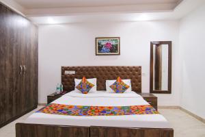 FabHotel Premium Villa Chatterpur