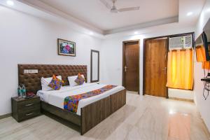 FabHotel Premium Villa Chatterpur