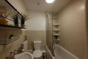 Sidemersey Livings- Central and Quiet 2-Bedroom Flat with a View