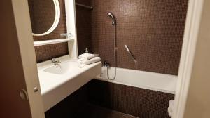 Hotels HYP'Hotel : Chambre Double
