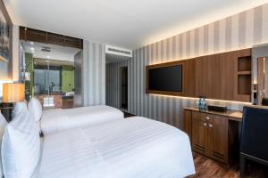Phòng Hai Giường Đơn Thủ Tướng Hướng Thành Phố (Premier City View Twin Room)