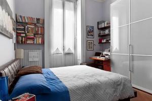 Apartment with terrace in central Milan