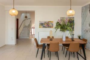 Sounds Of The Mountain Chania