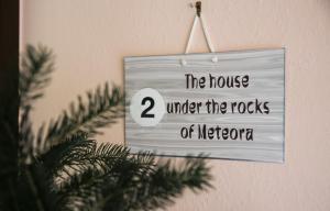 The house under the rocks of Meteora 2