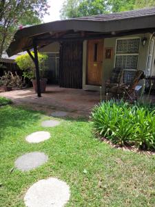 Riverbush Lodge Guesthouse