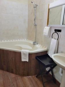 Riverbush Lodge Guesthouse