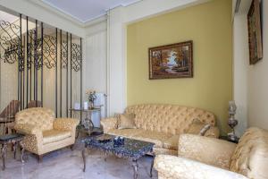 Vintage Maisonette City Center