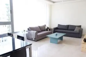 Modern 3BR Apt next to Hotel Dieu - El Achrafiyeh