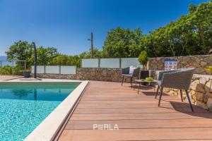 House SEA VIEW with pool on Krk island, beatiful beach