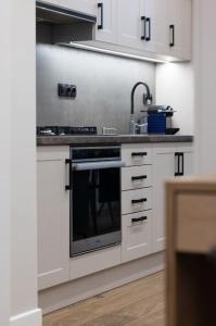 Stylish Abode Under Acropolis W Sunny Courtyard!