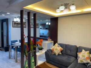 Cozy 2-bedroom Condo at Marcos Highway