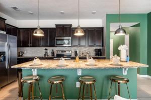 New - Windsor Island - 5 Bedroom - Sleeps 12