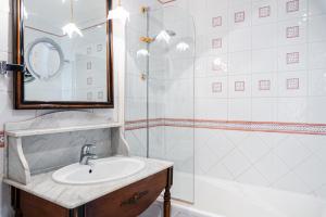 Superior Twin Room room in Villa Eugenie