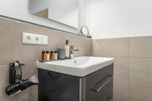 Vivamosel: Appartement mit Mosel & Burgblick - Balkon - Parken - Aufzug - Fahrradraum