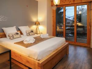 Apartment Chaedoz 24-1 by Interhome