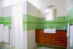 Batians Apartment Hotel