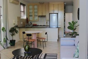 Contemporary Central Apartment by ARPA Hospitalities