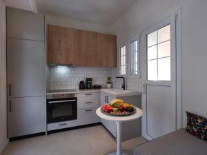 KOLONAKI COZY PENTHOUSE