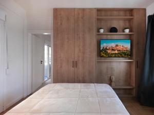 KOLONAKI COZY PENTHOUSE