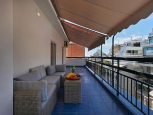 KOLONAKI COZY PENTHOUSE