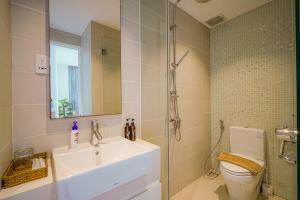 Căn Hộ Có Ban Công (Apartment with Balcony)