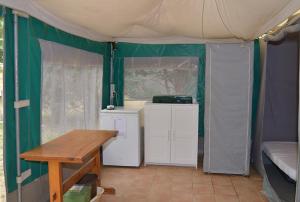 Campings Camping la Rouviere les Pins : photos des chambres