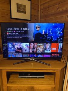 Dunnock Lodge with Hot-tub