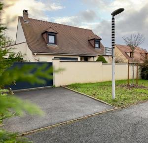 Au Charme De Bussy - Peaceful Place near Disneyland Paris, Train Station RER, Nature