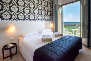 Superior Sea Front Room room in Hotel Villa Rosa Riviera