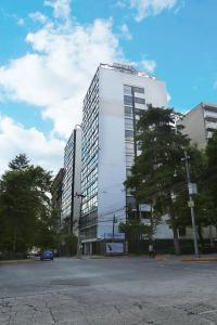 JVM 421, in Polanco by Blueground