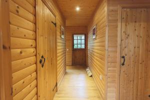 Heron Lodge with Hot-tub