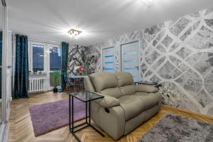 Central 2-Bedroom Apartment - Balcony, City View, Top Location - by Rentujemy