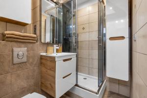 Central 2-Bedroom Apartment - Balcony, City View, Top Location - by Rentujemy