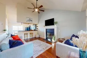 Lake Haven Condo - Eagle Rock